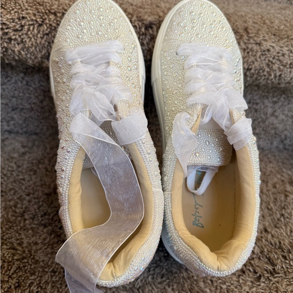 Betsey Johnson Sdny Women’s Cream Beaded Embellished Women's Sneakers - Picture 7 of 14